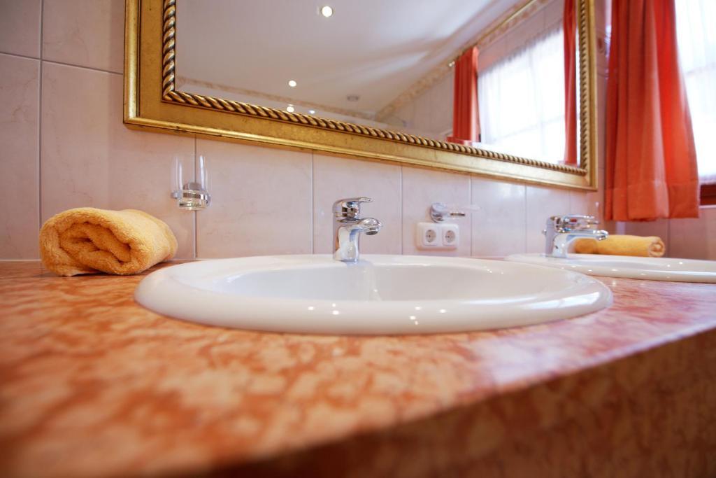 Höllboden Ischgl Zimmer foto