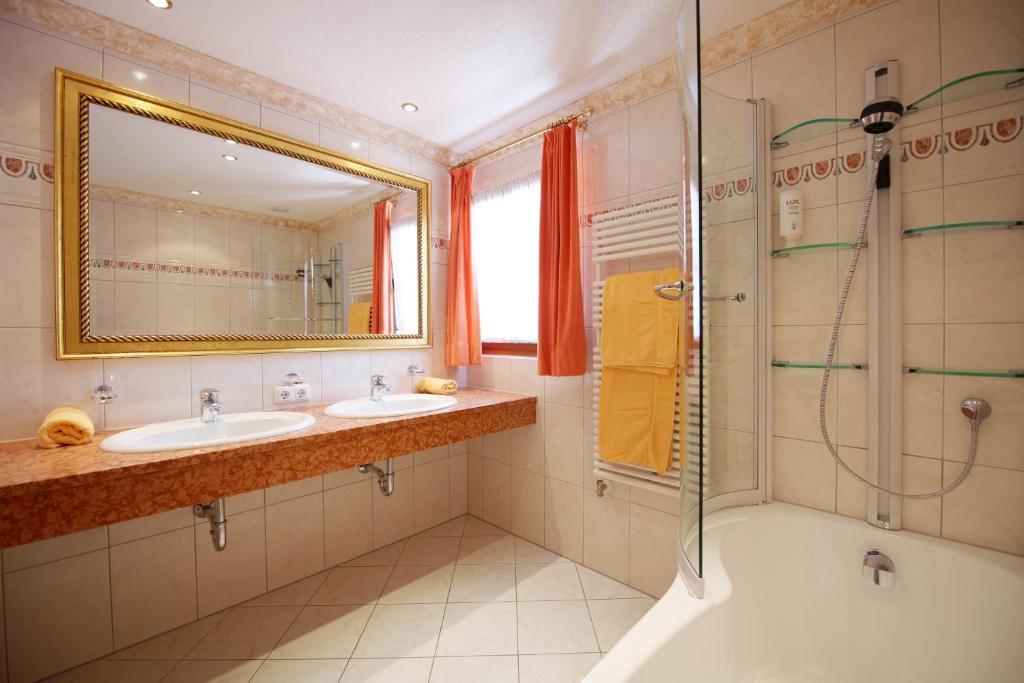 Höllboden Ischgl Zimmer foto
